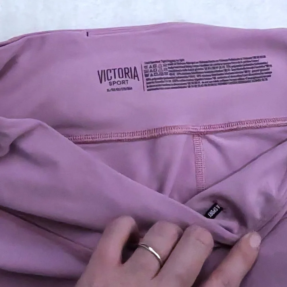 Lavender VSX Sport leggings XL Compression Like NEW - Picture 4 of 7